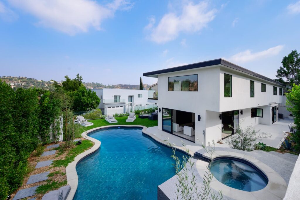 Structural Design vs Regular Construction